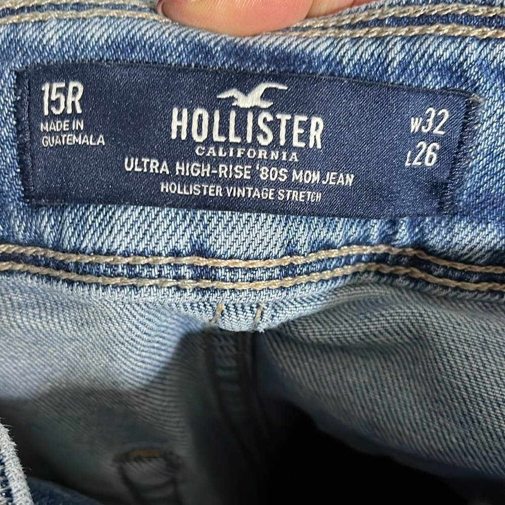 HOLLSTER ULTRA HIGH-RISE MOM-JEAN size 32 waist - Picture 6 of 6